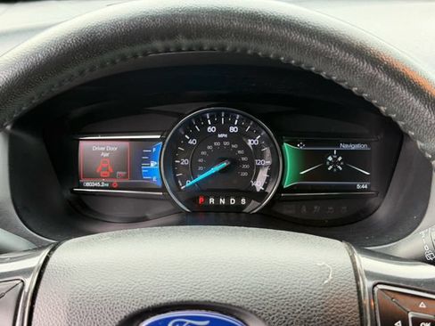 Used 2019 Ford Explorer XLT w/ Equipment Group 202A AWD/4WD image 16