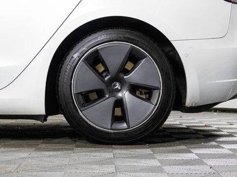 Used 2020 Tesla Model 3 Standard Range Plus image 44