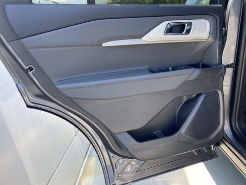 New 2026 Ford Explorer Active RWD image 10