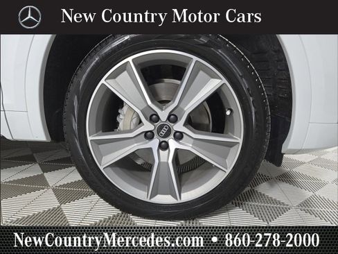 Used 2025 Audi Q5 2.0T Premium image 2