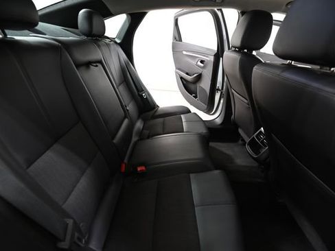 Used 2016 Chevrolet Impala LT image 23