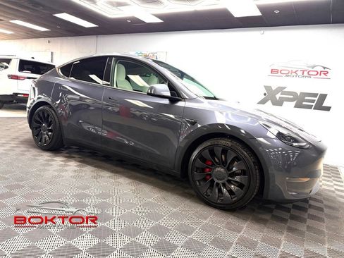 Used 2022 Tesla Model Y Performance AWD/4WD image 1