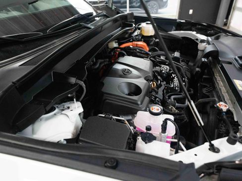 Used 2025 Toyota Grand Highlander AWD Hybrid image 32