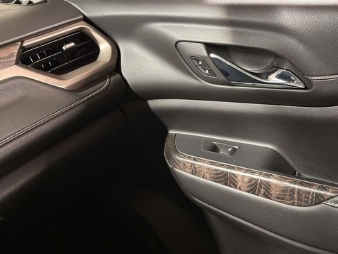 Used 2023 GMC Acadia Denali w/ Black Diamond Edition AWD/4WD image 25