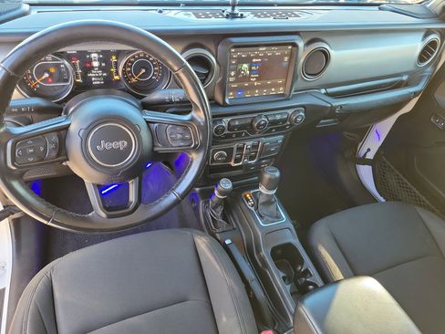 Used 2021 Jeep Gladiator Willys image 7