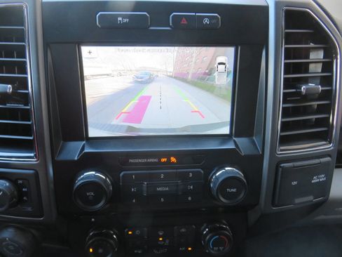 Used 2017 Ford F150 XLT w/ Equipment Group 302A Luxury image 19