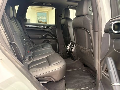 Used 2015 Porsche Cayenne S AWD/4WD image 11