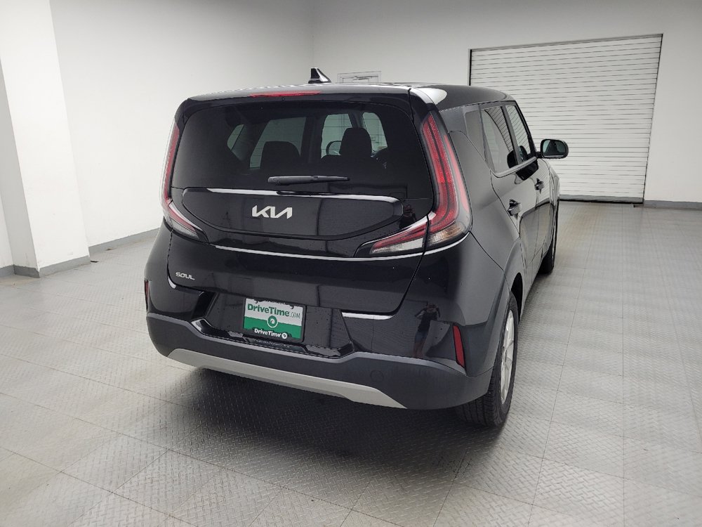 Used 2023 Kia Soul LX w/ Option Group 015 FWD image 7