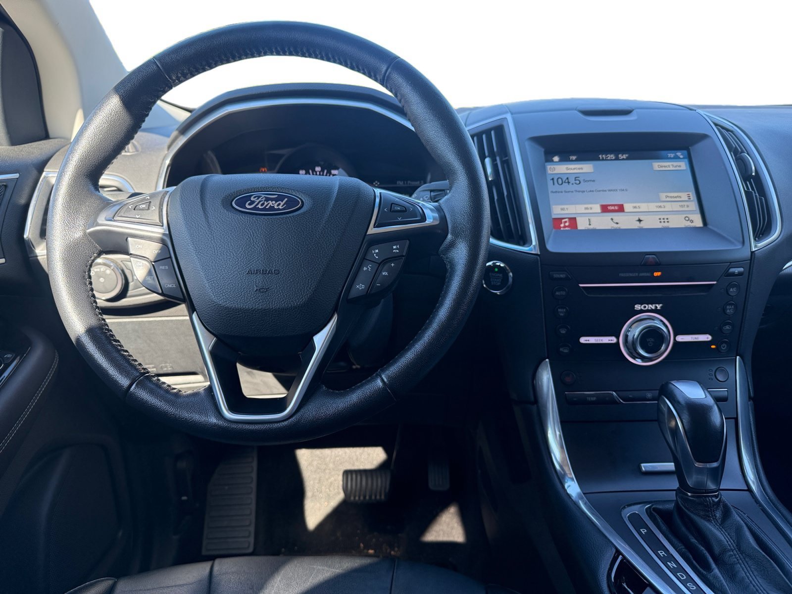 Used 2018 Ford Edge Titanium w/ Technology Package AWD/4WD image 11