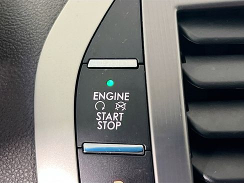 Used 2020 Lincoln MKZ w/ Convenience Package FWD image 24