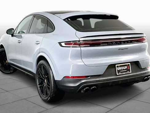 Used 2024 Porsche Cayenne image 11