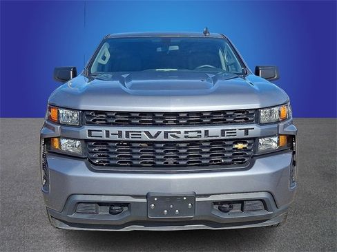 Used 2020 Chevrolet Silverado 1500 Custom w/ Custom Value Package image 2
