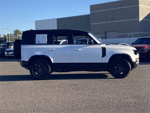 Used 2023 Land Rover Defender 110 X-Dynamic SE image 26