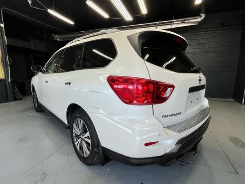 Used 2017 Nissan Pathfinder SL AWD/4WD image 3