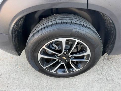 Used 2025 Chevrolet TrailBlazer LT AWD/4WD image 5