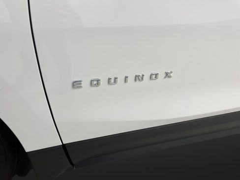 Used 2024 Chevrolet Equinox LT image 32