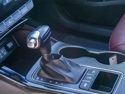 Used 2018 Kia Sorento SX image 18