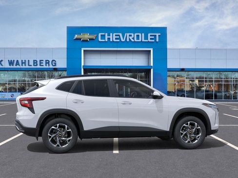 New 2026 Chevrolet Trax LT w/ Driver Confidence Package image 29