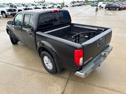 Used 2015 Nissan Frontier SV w/ SV Value Truck Package AWD/4WD image 4