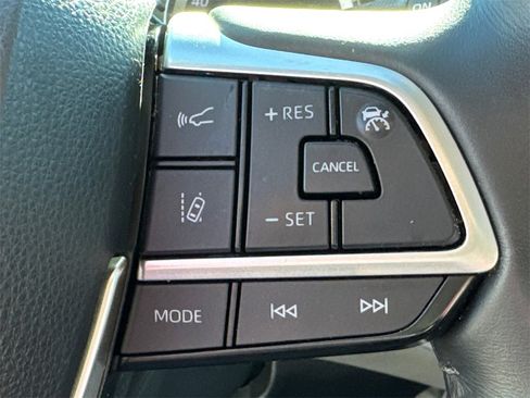 Certified 2022 Toyota Highlander XLE image 26