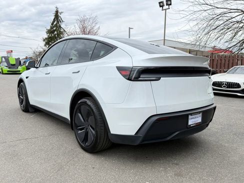 Used 2026 Tesla Model Y AWD image 7