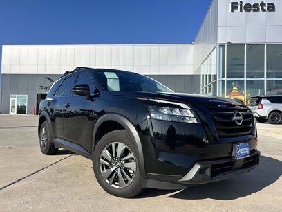 Certified 2024 Nissan Pathfinder SV w/ Black Appearance Package