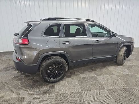 Used 2023 Jeep Cherokee Altitude Lux image 3