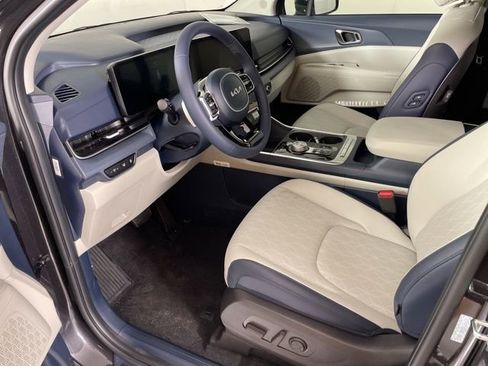 New 2026 Kia Carnival EX image 17