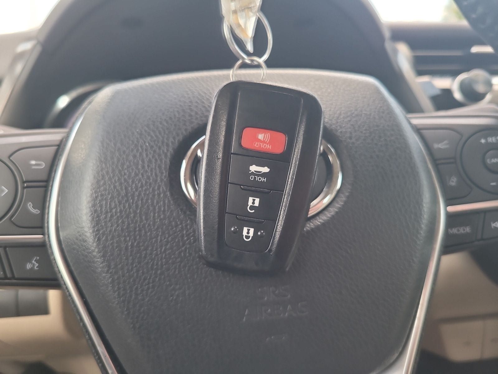 Used 2020 Toyota Camry XLE FWD image 30