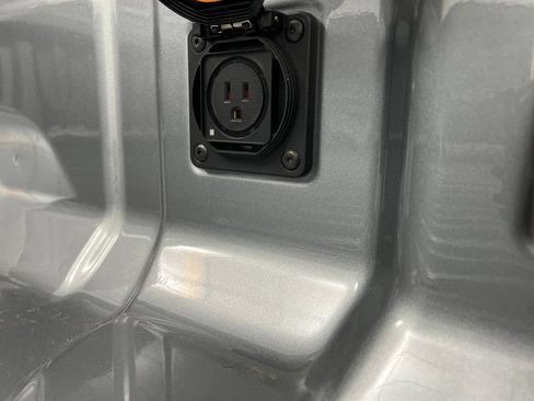 Used 2026 Chevrolet Colorado Z71 AWD/4WD image 36