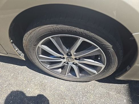 Used 2017 Lexus ES 300h FWD image 11