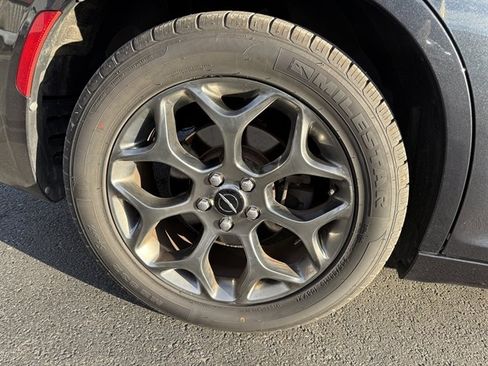 Used 2016 Chrysler 300 S image 7