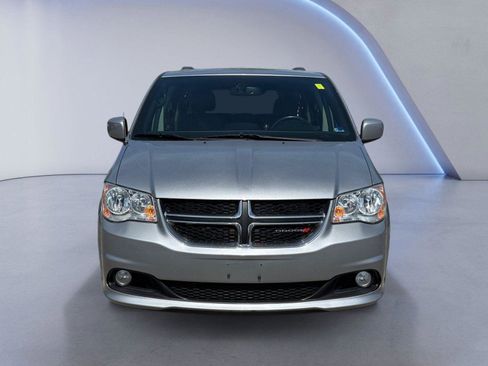 Used 2018 Dodge Grand Caravan SXT FWD image 8