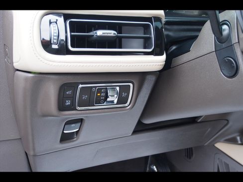 Used 2021 Lincoln Nautilus Reserve w/ Equipment Group 201A image 23