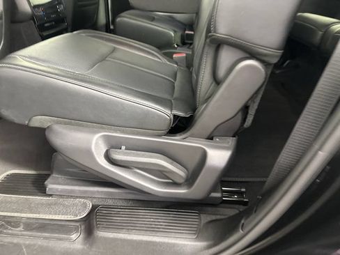 Certified 2025 Jeep Wagoneer Series II AWD/4WD image 15