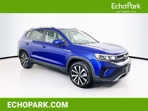 Used 2022 Volkswagen Taos SE image 1