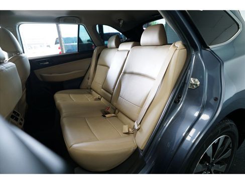 Used 2016 Subaru Outback 2.5i Limited image 12