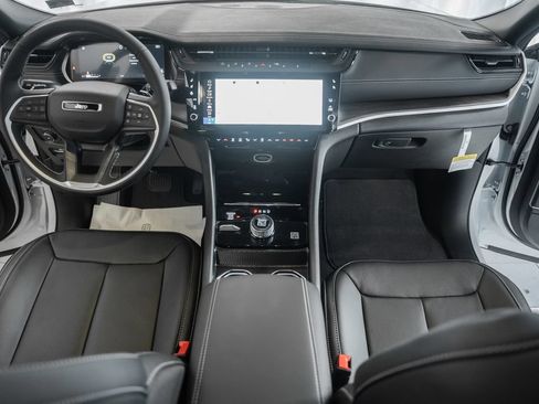 New 2026 Jeep Grand Cherokee L Limited AWD/4WD image 21