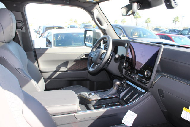 Used 2026 Lexus GX 550 w/ Accessory Package (31) AWD/4WD image 5