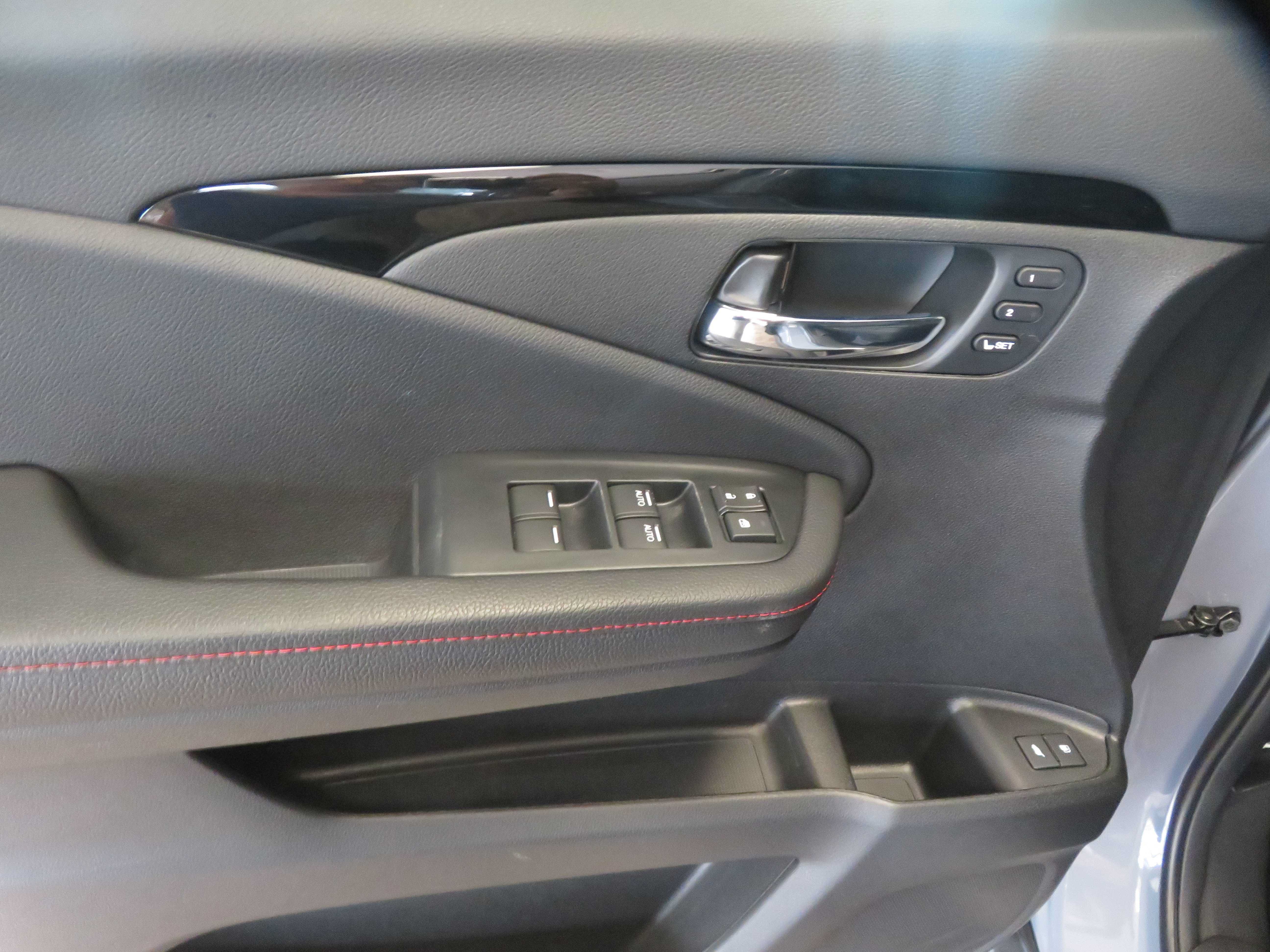 Used 2022 Honda Pilot Black Edition image 14