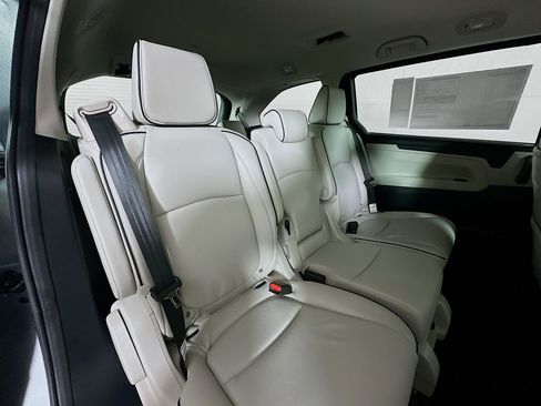 New 2026 Honda Odyssey Touring image 28