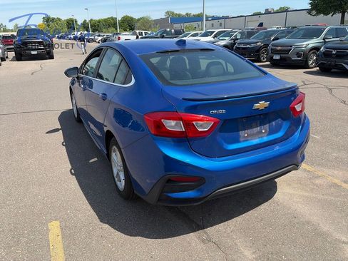 Used 2016 Chevrolet Cruze LT w/ Convenience Package FWD image 2