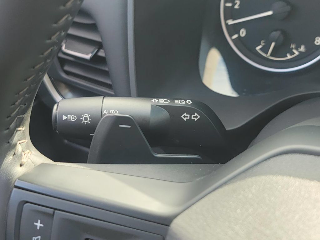 Used 2026 Nissan Rogue SV AWD/4WD image 22