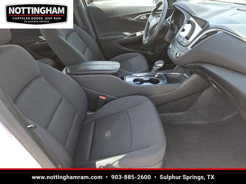 Used 2025 Chevrolet Malibu LT image 29