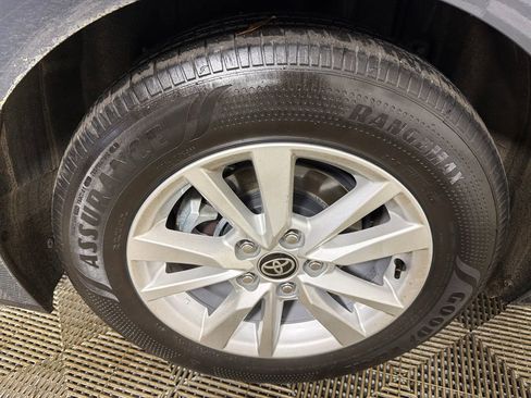 Used 2025 Toyota Camry LE image 17