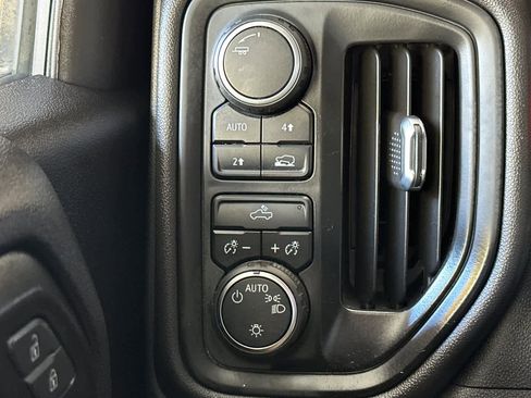 Used 2022 Chevrolet Silverado 1500 Custom image 27