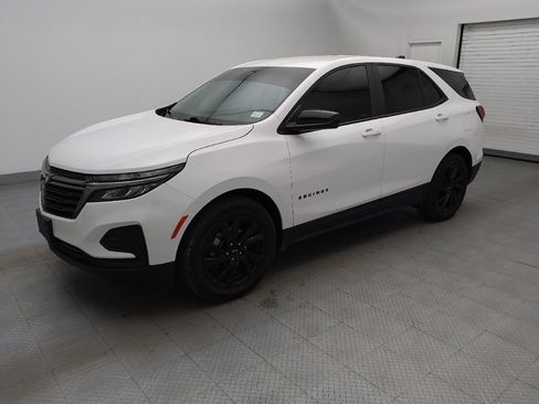 Used 2023 Chevrolet Equinox LS w/ LS Convenience Package image 2