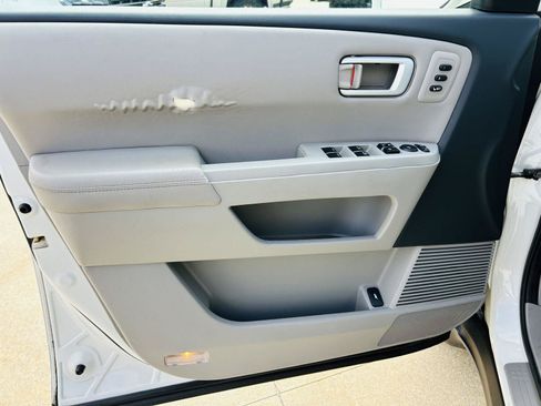 Used 2015 Honda Pilot Touring image 10