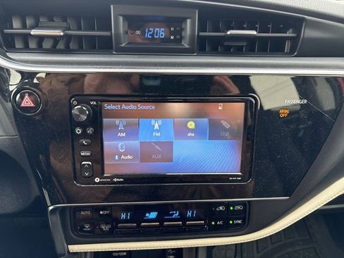 Used 2018 Toyota Corolla iM image 12