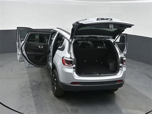 New 2026 Jeep Compass Latitude image 51